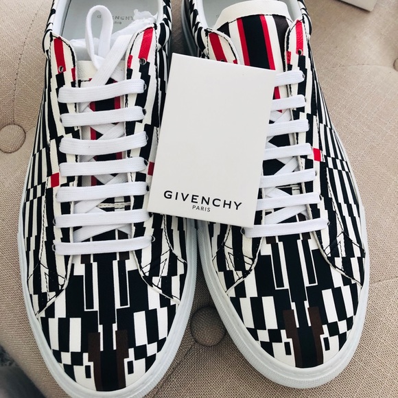 Authentic GIVENCHY  Men’s Lo sneaker - Picture 7 of 8